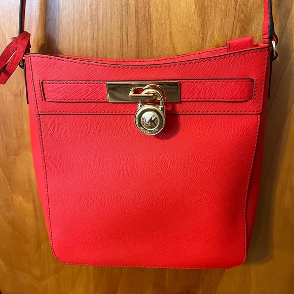 Michael Kors, excellent condition- barely used - Picture 3 of 5